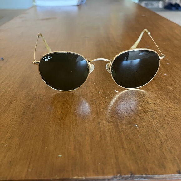 Ray-Ban Round Metal Gold Sunglasses - Picture 1 of 5